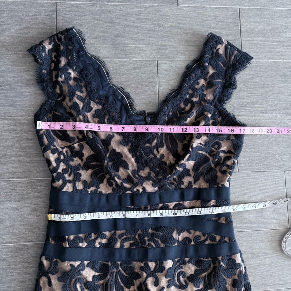 Tadashi Shoji Lace & Tulle Sheath Dress 6 Navy Nude Cocktail Party Wedding Guest - Picture 14 of 16
